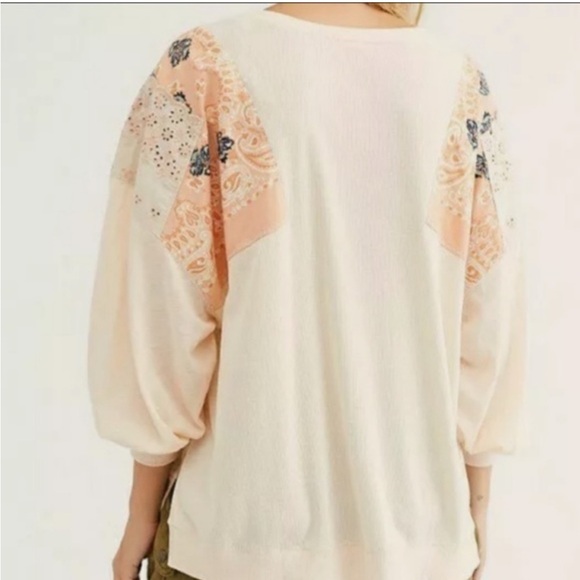 Free People Camiseta Feelin It Boho Patchwork Top in Alabaster Combo W1096 Sz S - Picture 4 of 13